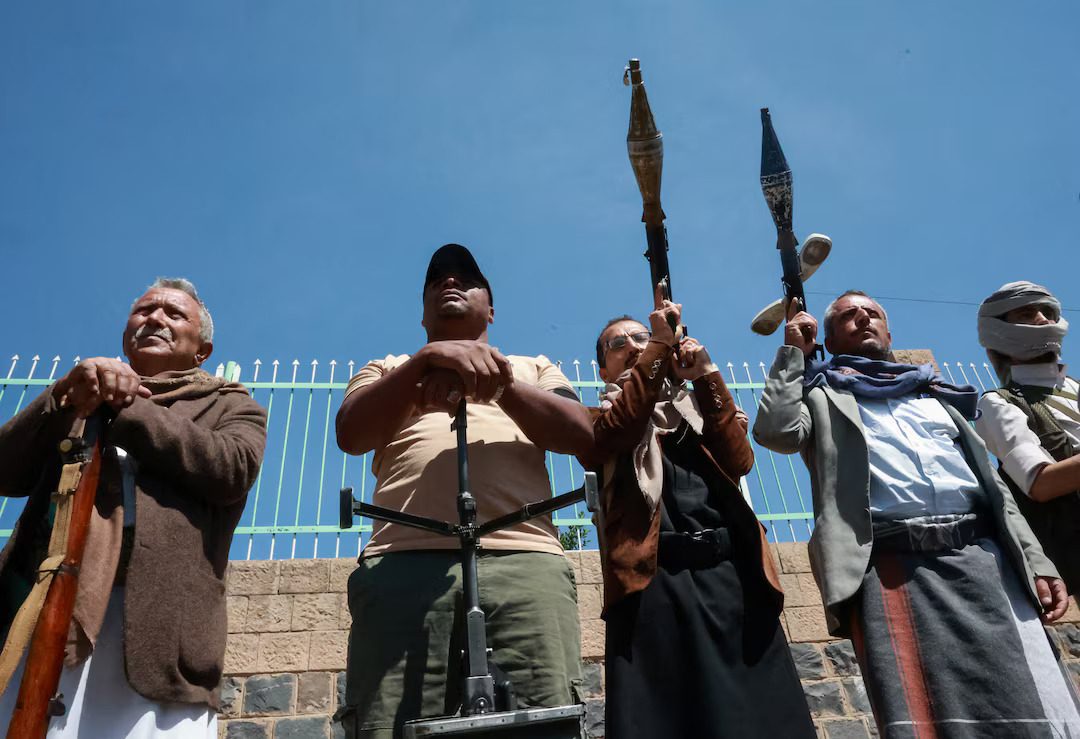 Houthis attack Aden airport as fighting intensifies in Yemen