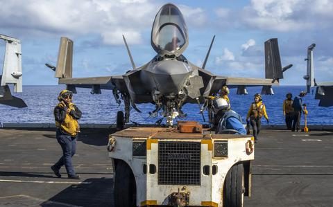 Abraham Lincoln Carrier Strike Group receives military's highest unit-level award for valor in battle