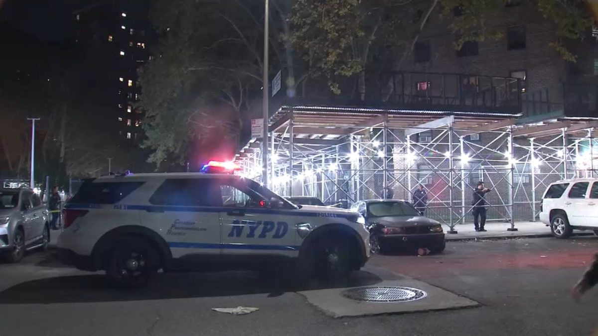 15-year-old killed, 57-year-old bystander injured in Harlem shooting