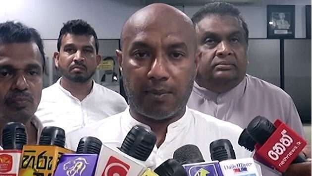 Govt. has "touched the robe"- don't go further: Duminda - Breaking News
