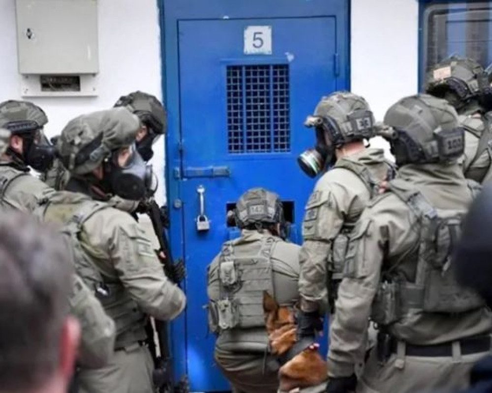 95 Palestinians Detained or Interrogated Overnight Across West Bank, Prisoners' Society Says
