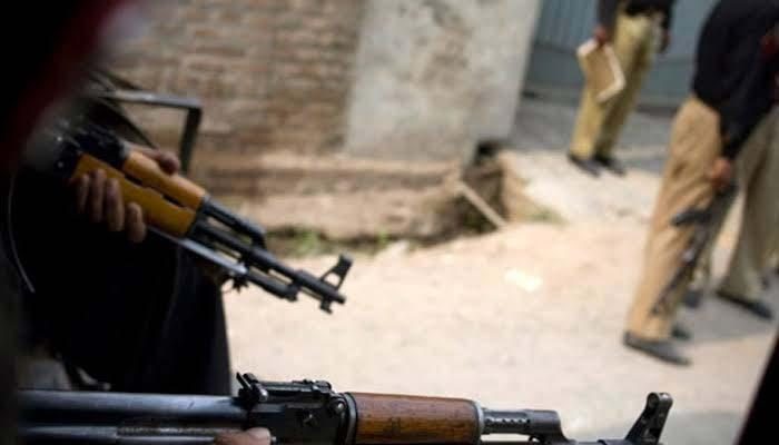 2 policemen killed in attack in NW Pakistan