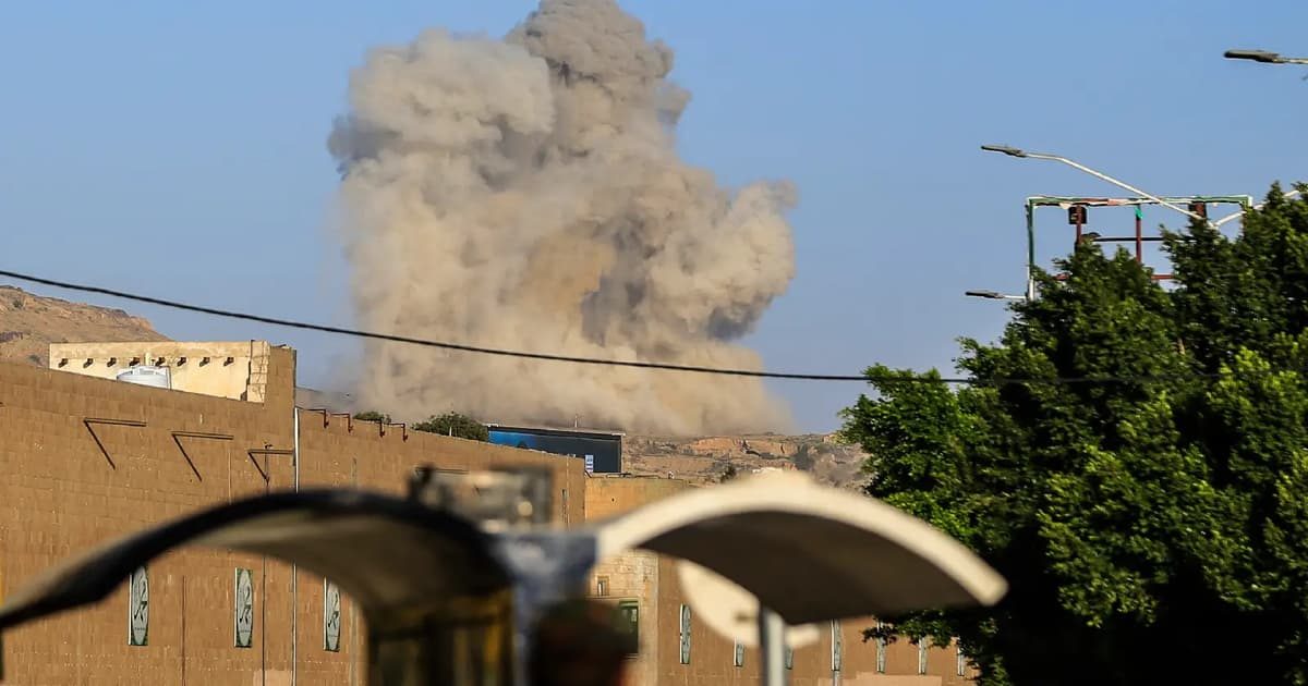 Yemen govt forces claim gains against Houthis near key waterway