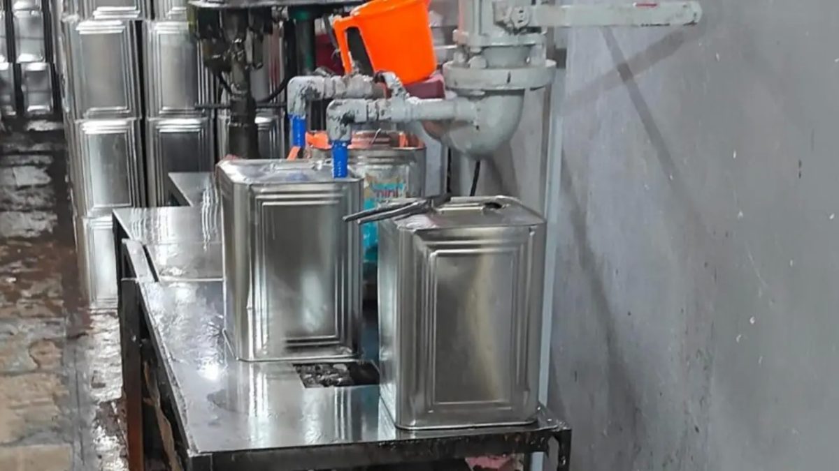 Maharashtra FDA raids: Maharashtra FDA seizes 74,600 kg of edible oil worth Rs 1.28 crore in festive-season raids