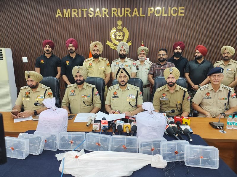 Two arms smuggling modules busted; M16, 9 pistols seized in Amritsar - The Tribune