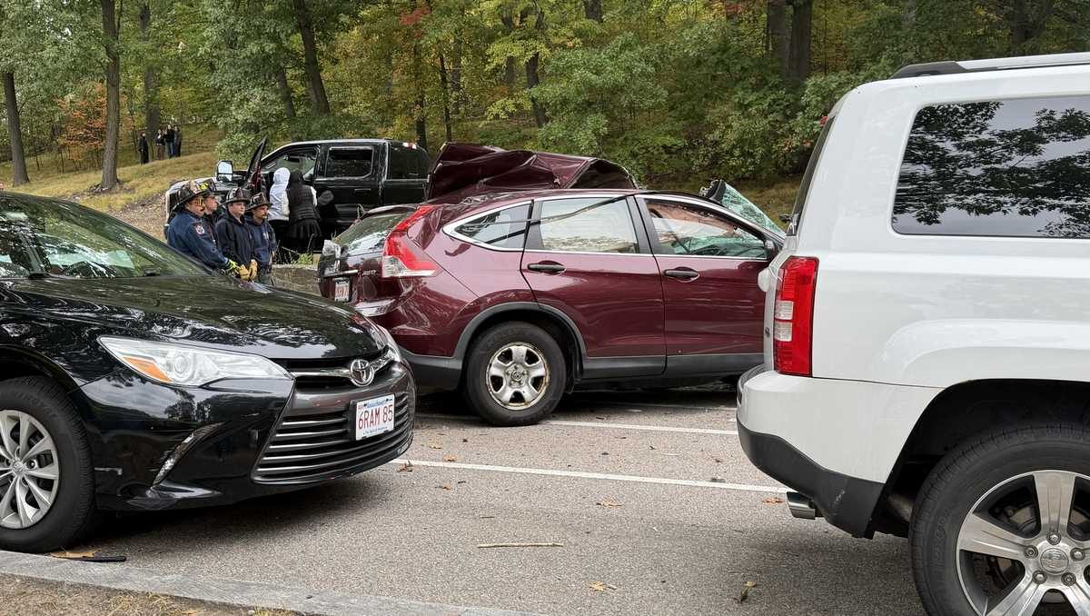 1 driver killed, another injured in Boston crash, DA says
