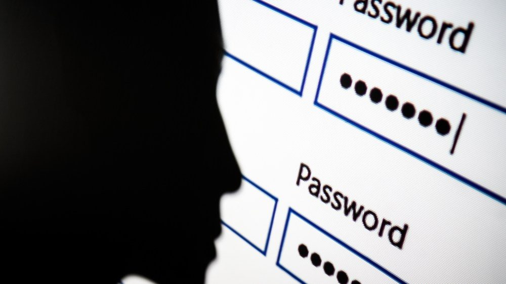 Most Online Shoppers Still Use Passwords When There's a Safer, Simpler Option