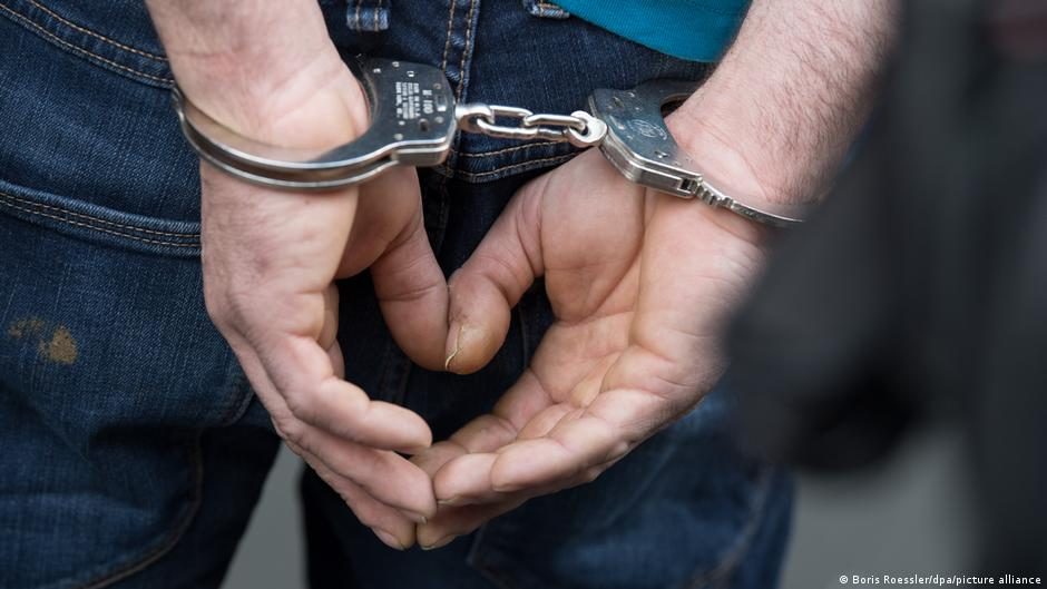 Data analysis: Do non-German nationals commit more crimes than Germans?