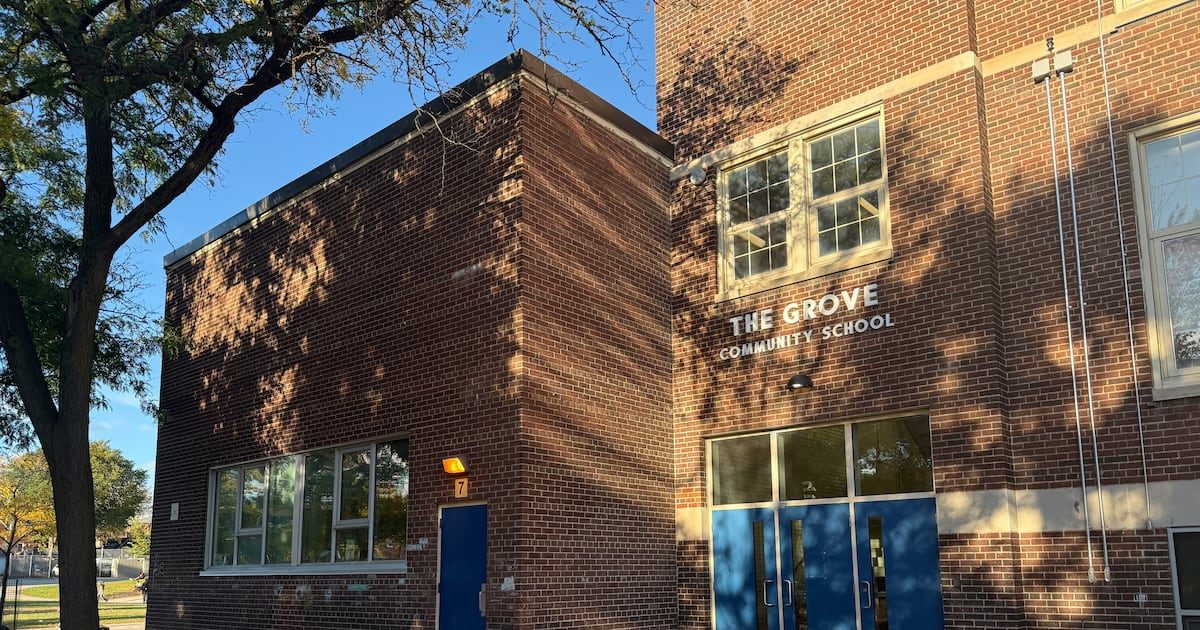 'Restore our classes': Parents at Toronto alternative school concerned about triple-grade class
