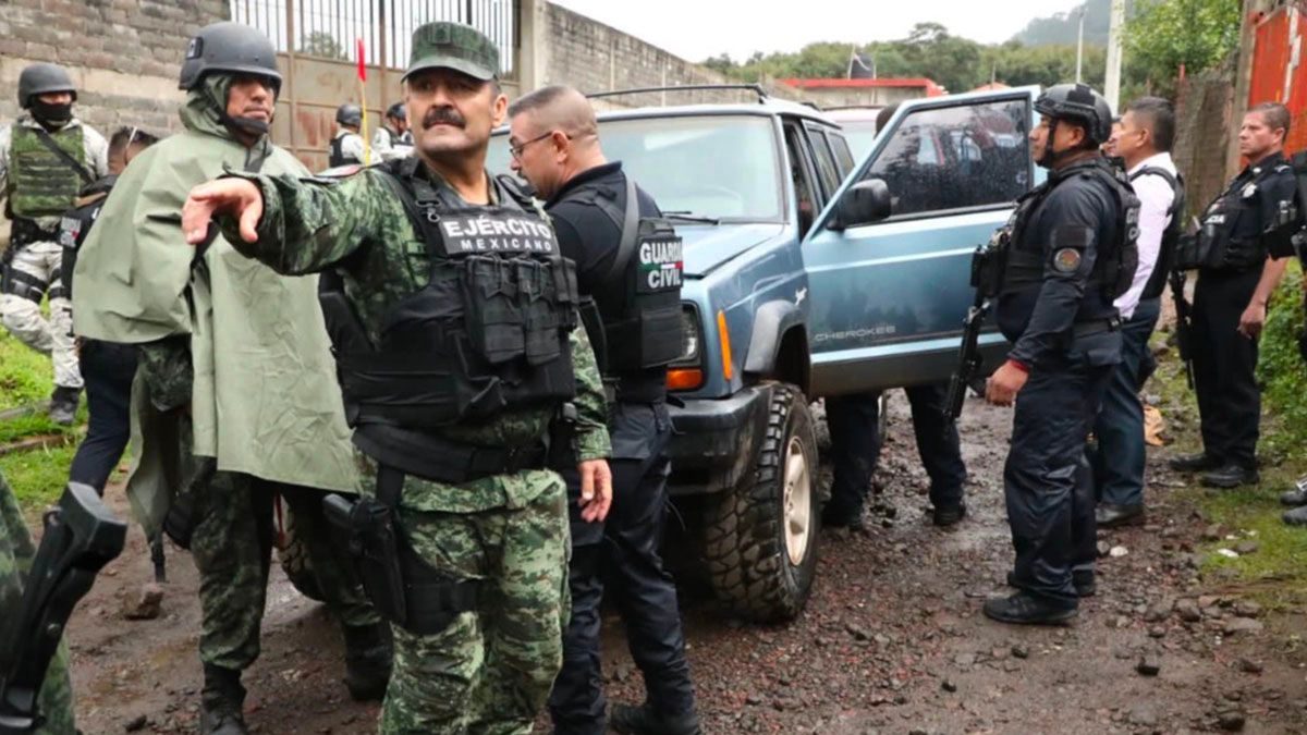Cops forced to release 'dangerous' cartel kingpin after officials taken hostage